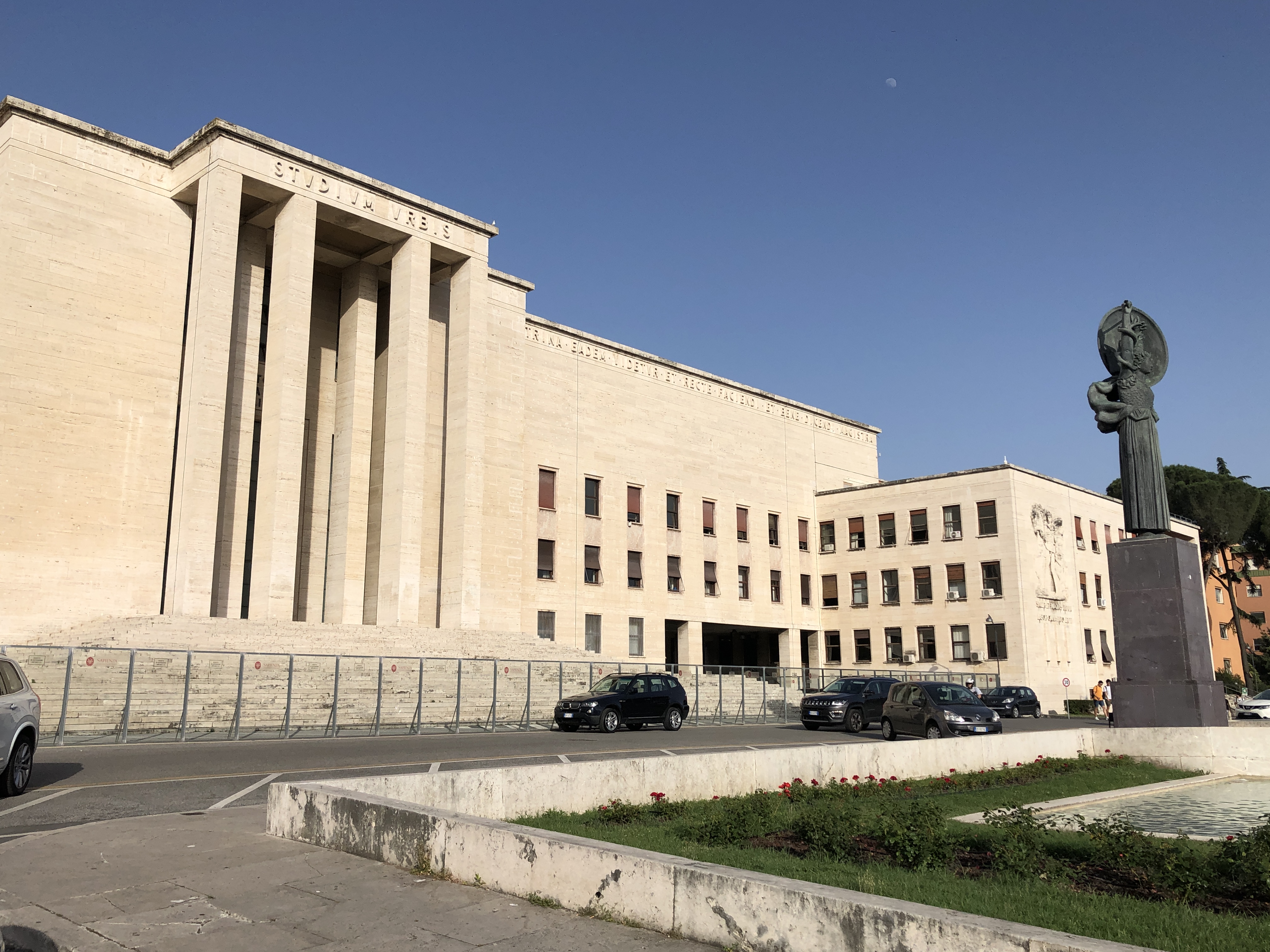 LaSapienza_RectorBldg_02