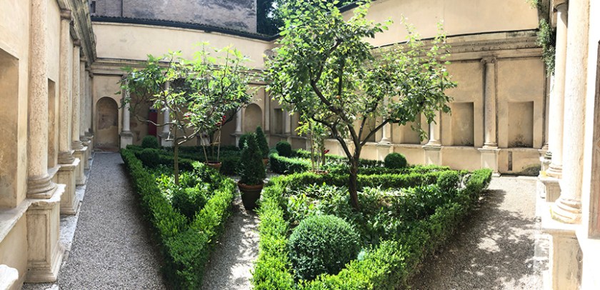 Mantova_DucalPalace_26_SecretGarden_small