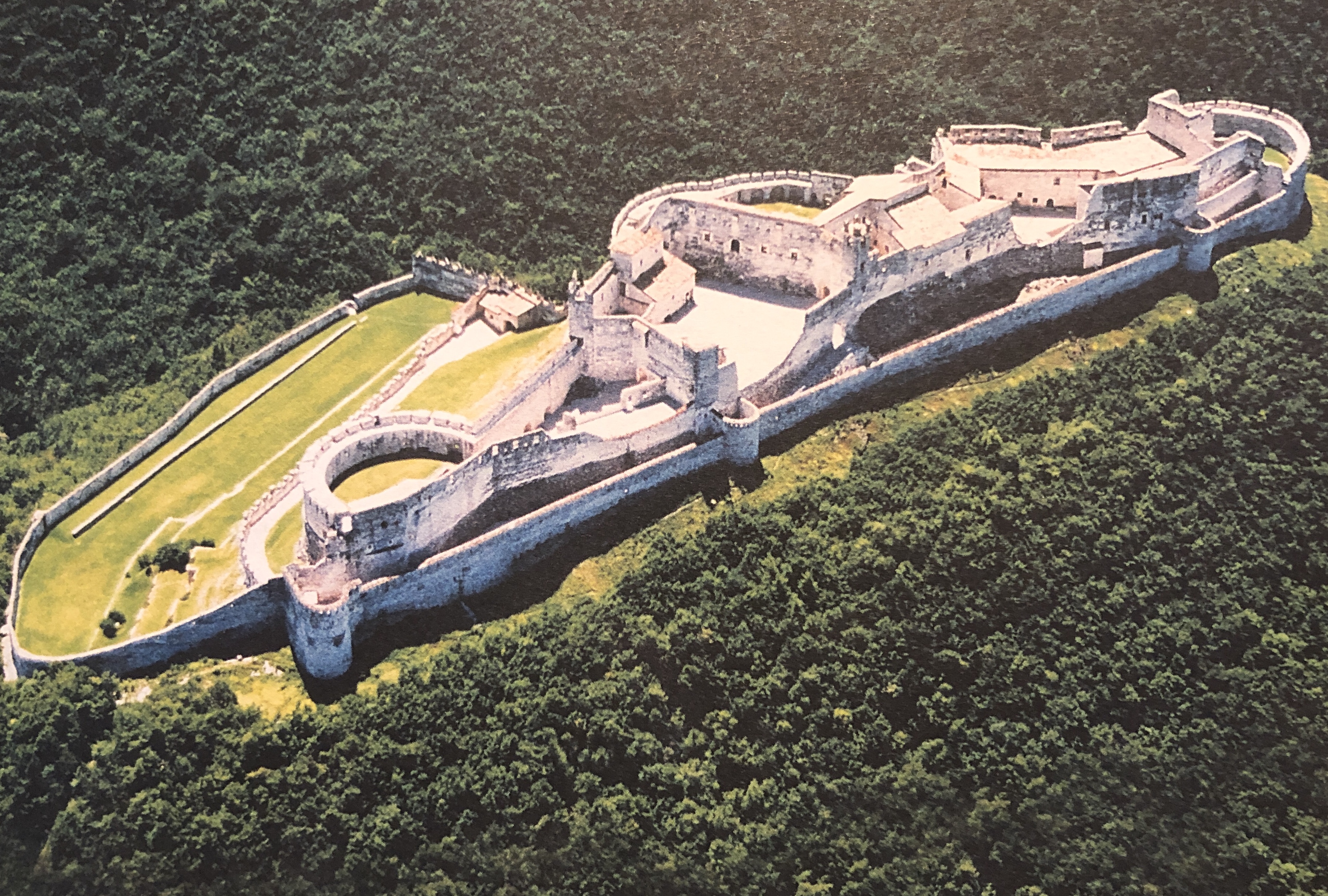 CastelBeseno_aerial_view